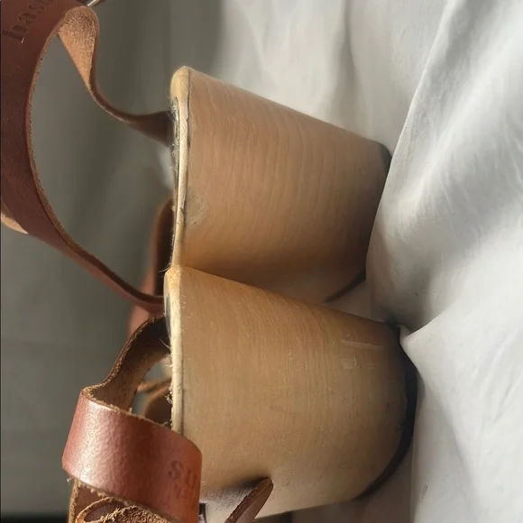 Women's Brown Leather Sandals - Picture 8 of 10